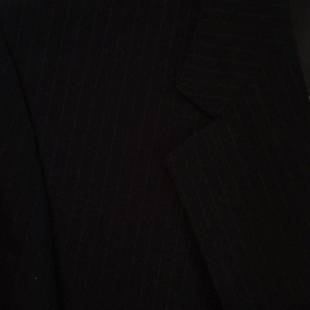 Men’s wool blue pinstripe suit, 170-200 lbs person - Picture 2 of 3